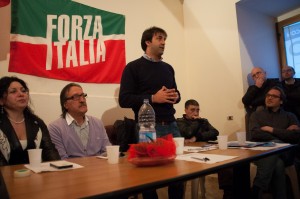 Paolo Gatti, durante il suo intervento, alla sua sinistra il Vice Sindaco Roberto Di Marco