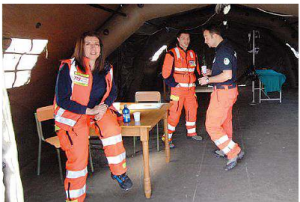 Una postazione del 118 davanti al santuario di San Gabriele